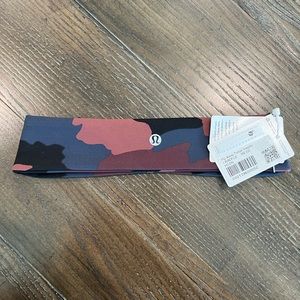Lululemon Fly Away Tamer Headband Luxtreme